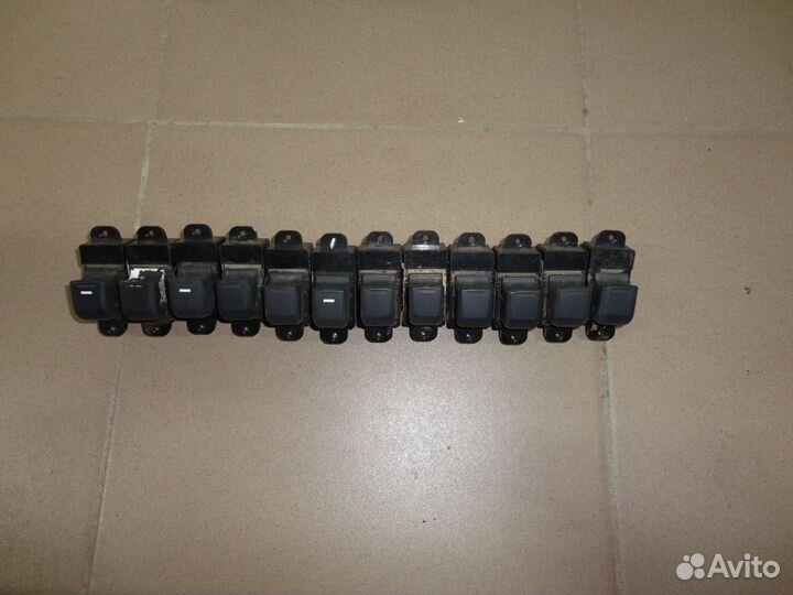 Кнопка стеклоподъемника Kia Rio 3