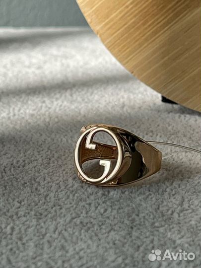 Золотое кольцо Gucci