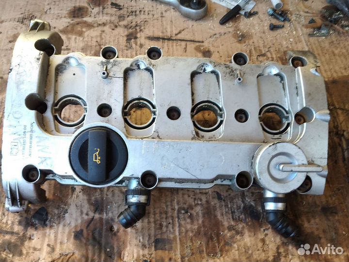 Клапанная крышка Audi A4 (B6)