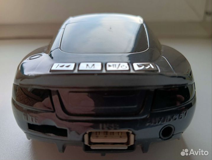 Пластмассовая тачка Aston Martin