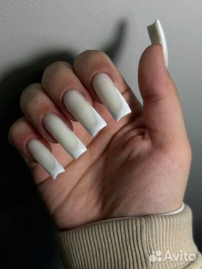 Маникюр и педикюр