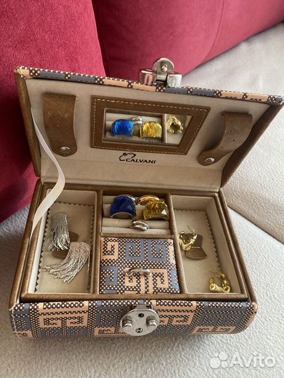 Шкатулка для украшений с замком