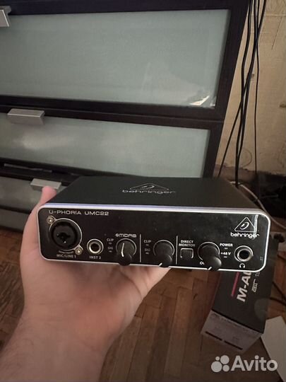 Звуковая карта behringer umc22