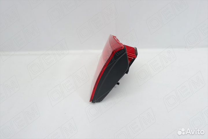 Фонарь правый задний в крышку багажника 908960