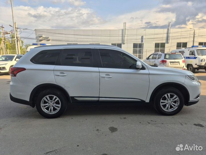 Mitsubishi Outlander 2.0 CVT, 2015, 130 000 км