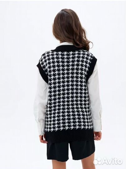 Жилет вязаный женский