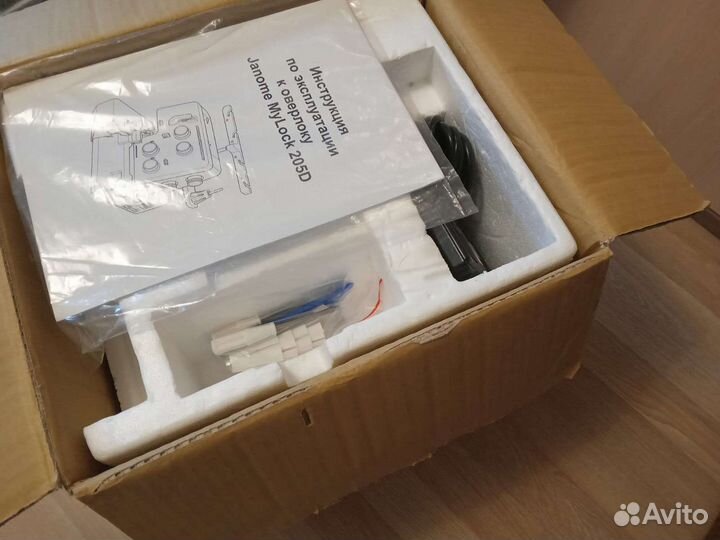 Швейная машина Janome