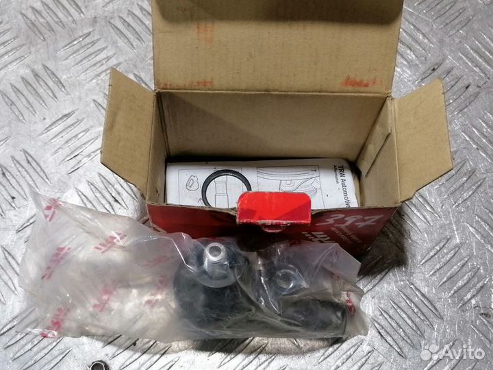 Наконечник рулевой Clk 208