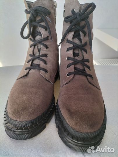 Ботинки женские 38 размер и сумка в тон