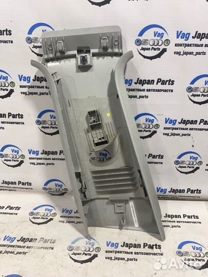 Накладка на стойку кузова правая Volkswagen Tiguan