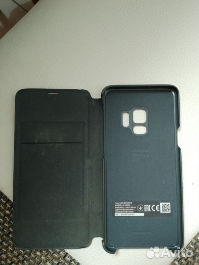 Продам оригинальный чехол книжка samsung s9