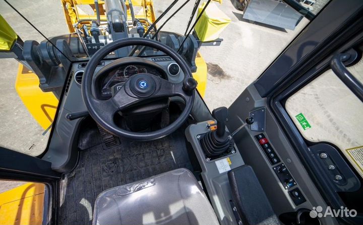 Фронтальный погрузчик XCMG LW330FN, 2023