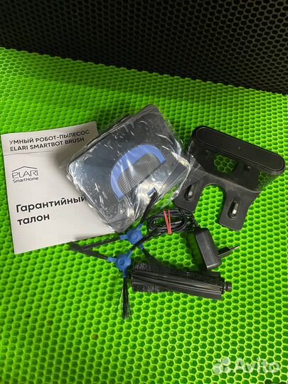 Робот-пылесос elari SmartBot Brush SBT-001А