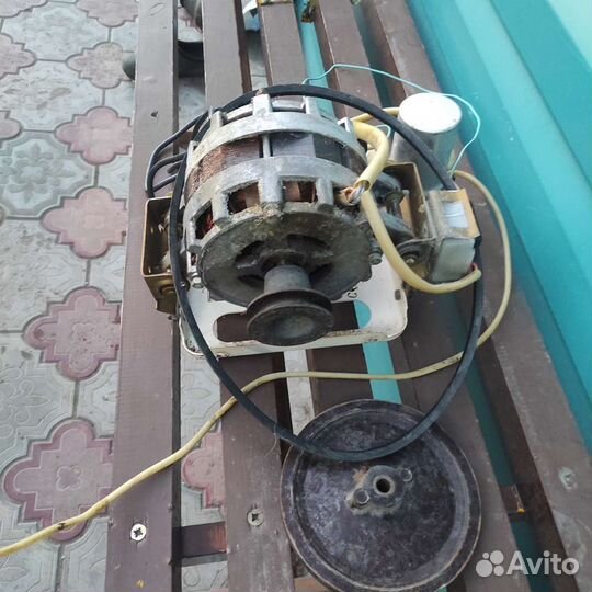 Электродвигатель от стиральной машины Чайка