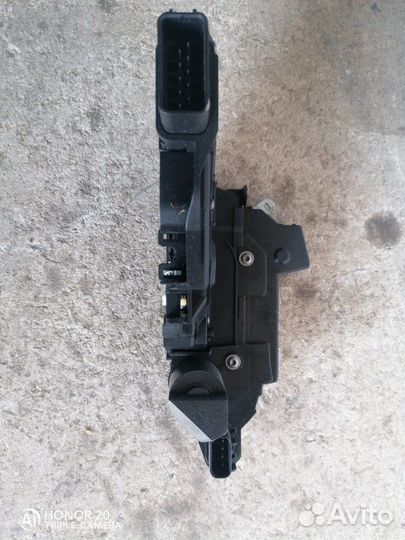 Замок двери задний правый Ford Mondeo 4 2007-2015