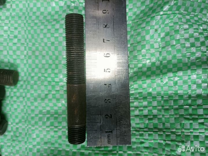 Колесные шпильки