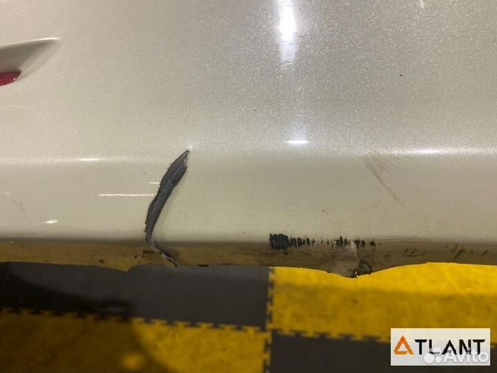 Бампер задний toyota wish