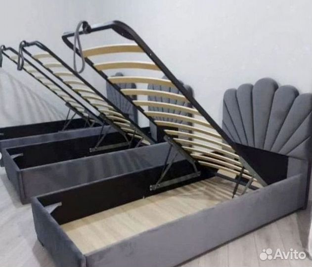 Кровать односпальная мягкая