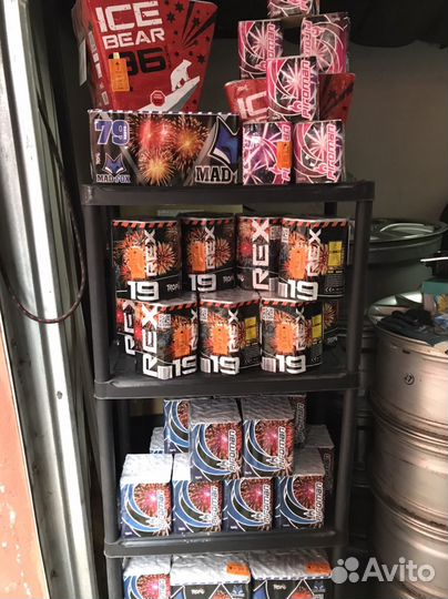 Салют 16 залпов