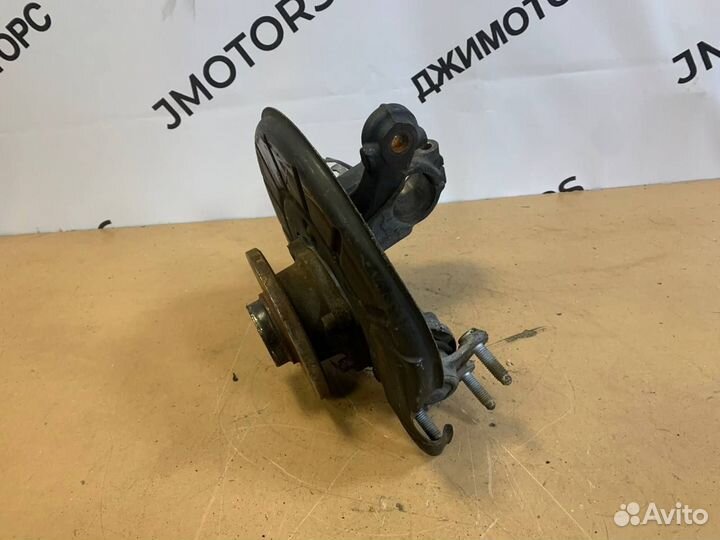 Кулак поворотный передний левый VW Golf 6