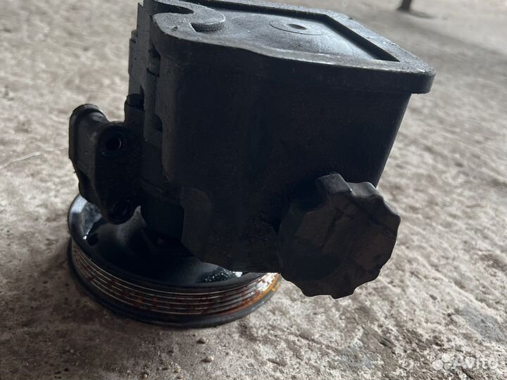 Насос гур Mercedes Vito W639 OM 646