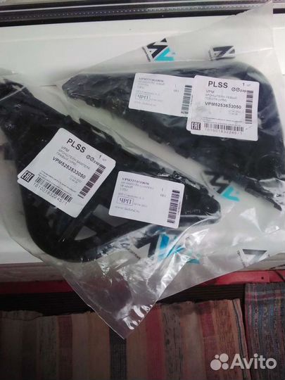 Кронштейны переднего бампера Тойота Камри 50