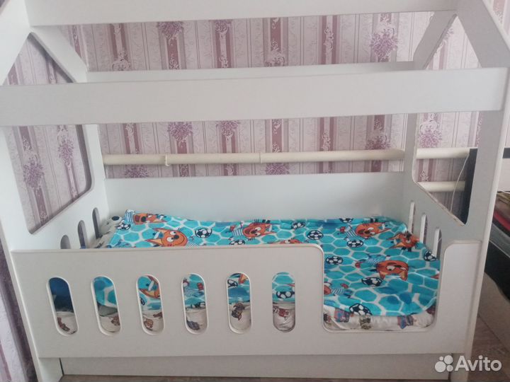 Детская кровать домик