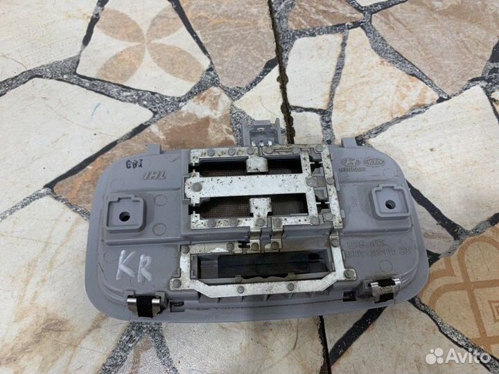 Плафон подсветки салона задний Kia Rio хэтчбэк 1.4