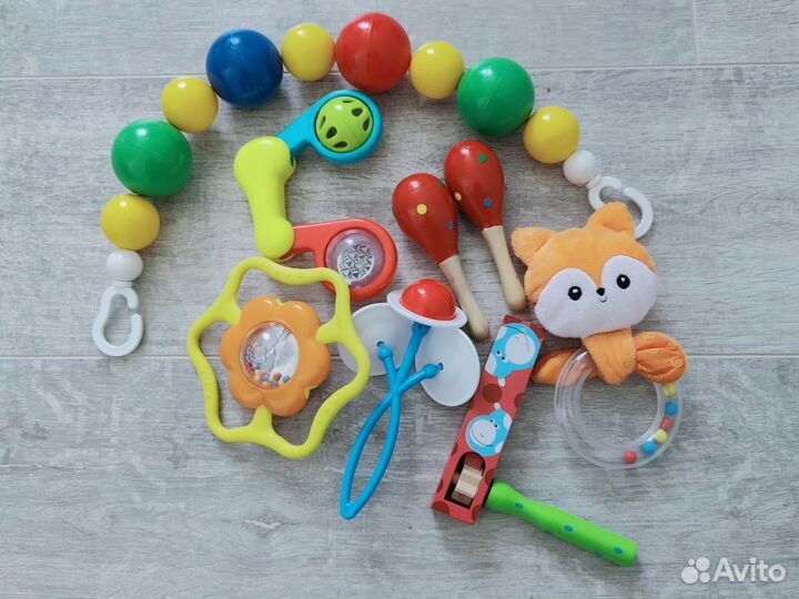 Развивающие игрушки пакетом для малыша