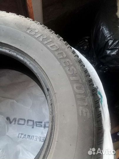 Bridgestone Blizzak Spike-01 255/65 R17