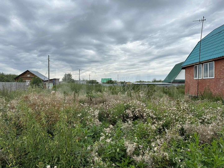 Дом 27,8 м² на участке 9 сот.