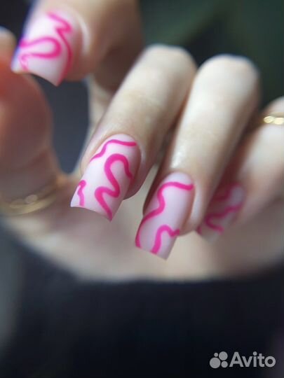 Маникюр и педикюр