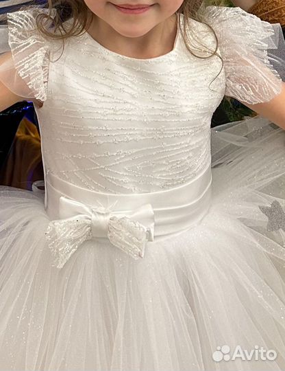 Платье для девочки праздничное