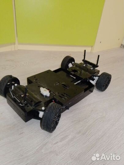 Машина на радиоуправлении для дрифта