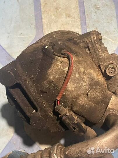 Компрессор кондиционера 4F0260805E