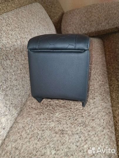 Подлокотник