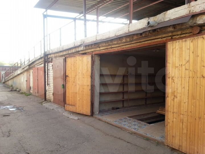 Гараж, > 30 м²