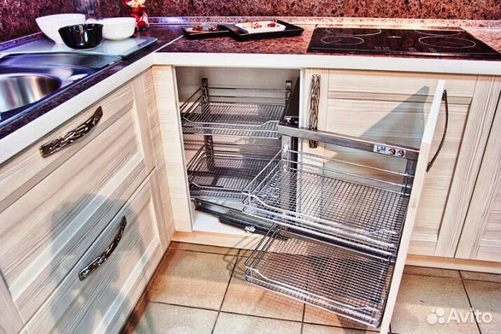 Механизм выдвижной в кухню. Волшебный уголок