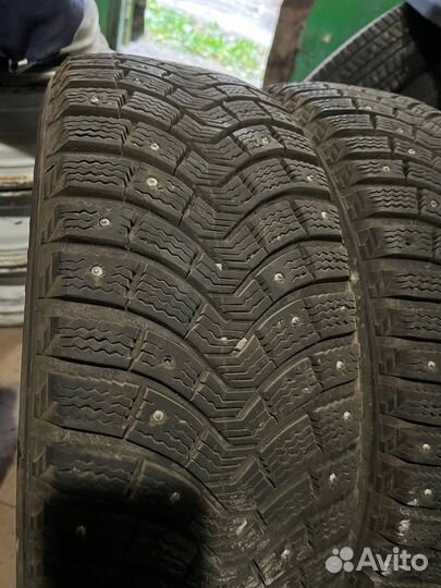Michelin X-Ice North XIN2 215/65 R16