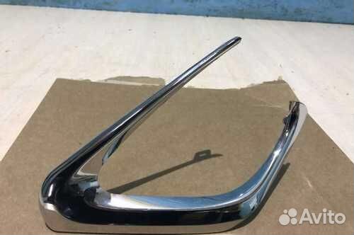 Молдинг бампера Toyota Camry 70