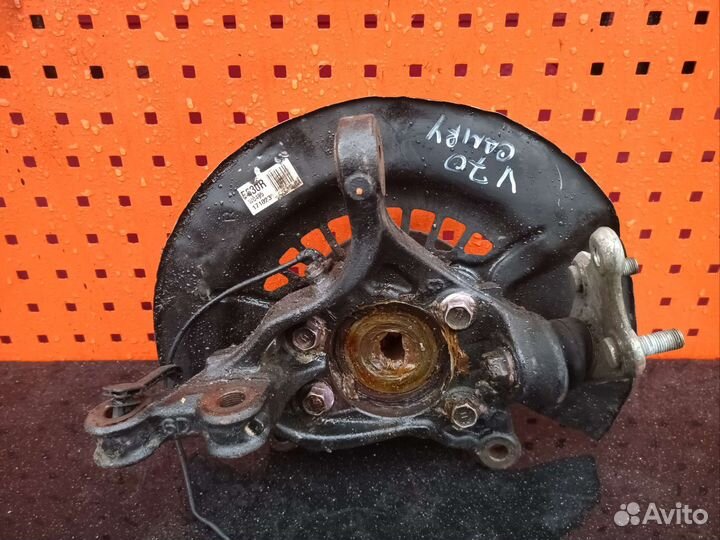 Ступица правая Toyota Camry 70