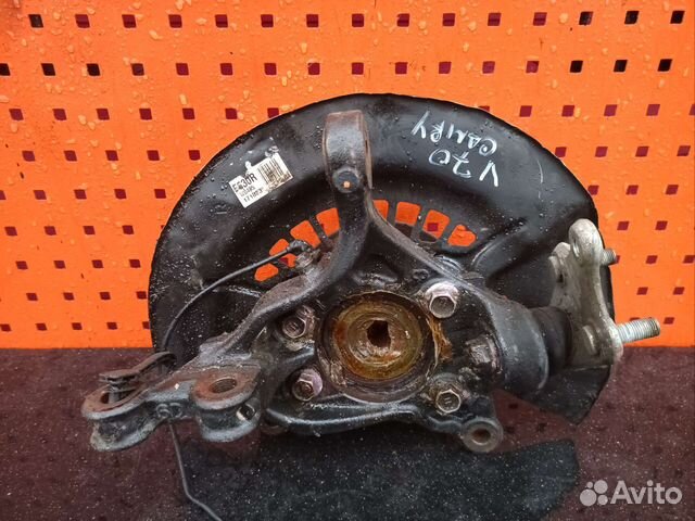 Ступица правая Toyota Camry 70