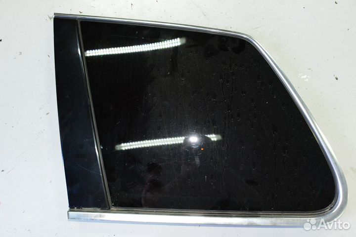 Форточка заднего левого крыла Volkswagen Toureg 1