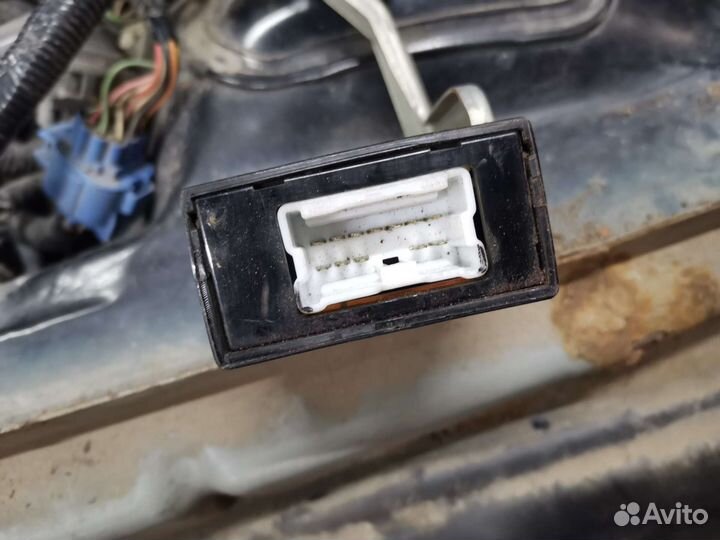 Блок управления цз Subaru Forester sf5 88035FC010