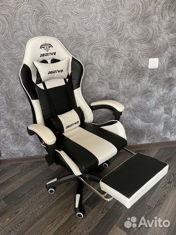 Игровое компьютерное кресло