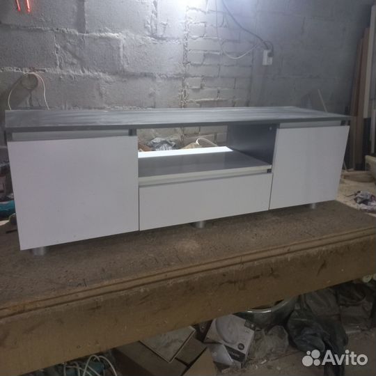 Тумба под телевизор