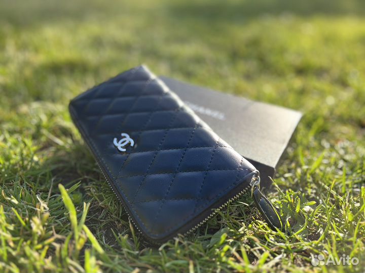 Chanel leather black wallet