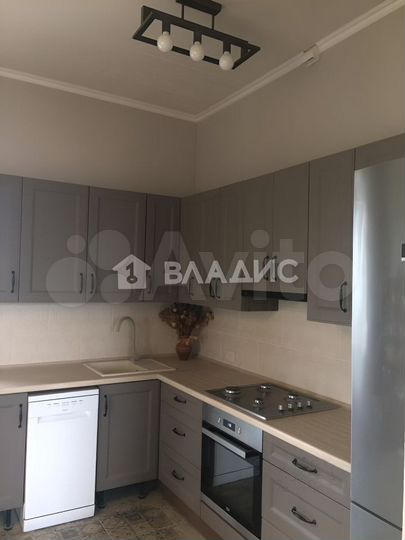 Дом 240 м² на участке 8 сот.