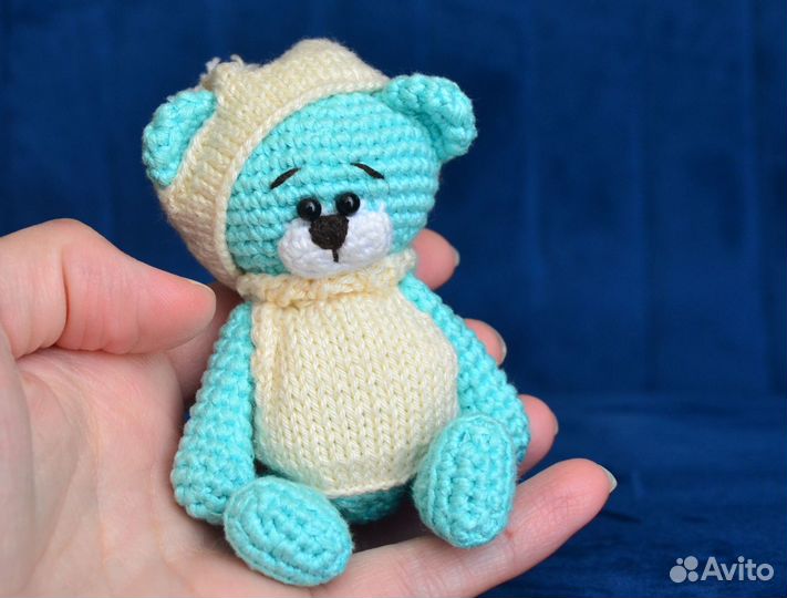 Вязаный мишка ручной работы