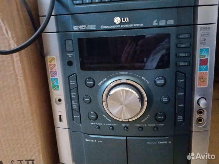 Музыкальный центр lg с 2 колонками и караоке